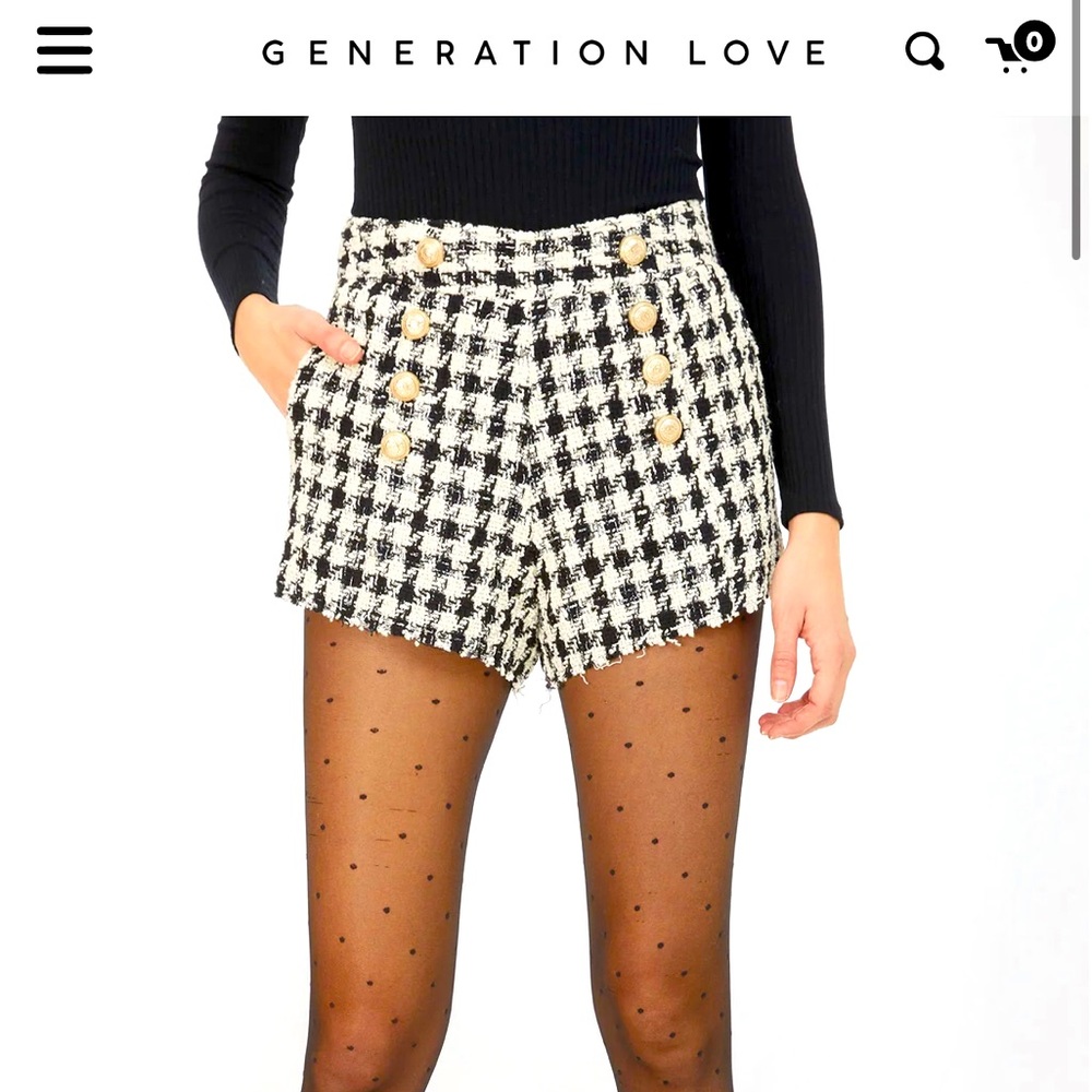 Adorable tweed shorts ! Excellent conditions wore them once.